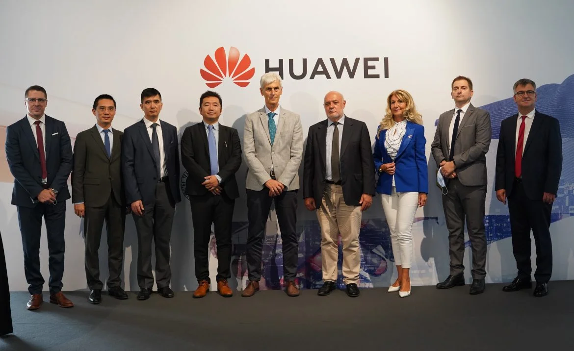 Huawei Naslovna
