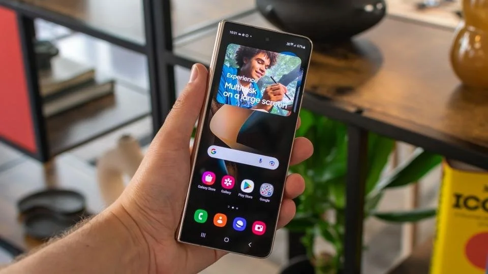 Galaxy Z Fold 4 1