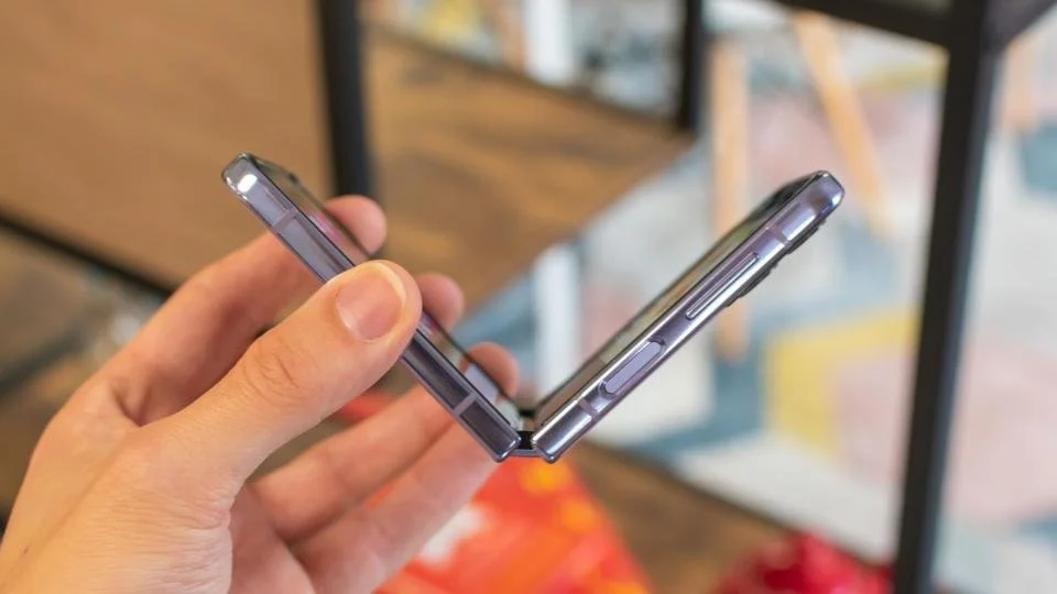 Samsung Galaxy Z Flip 4 - 3