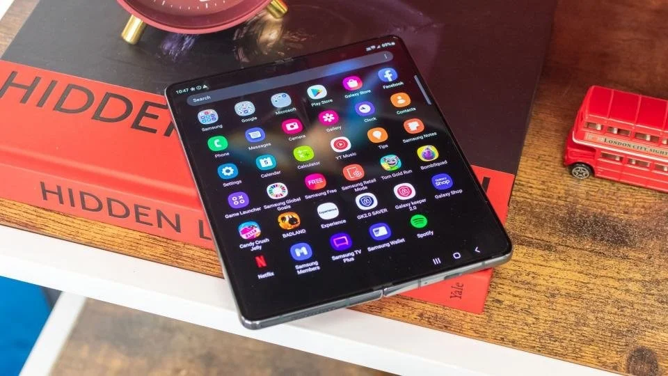 Samsung Galaxy Z Fold 4 Dizajn