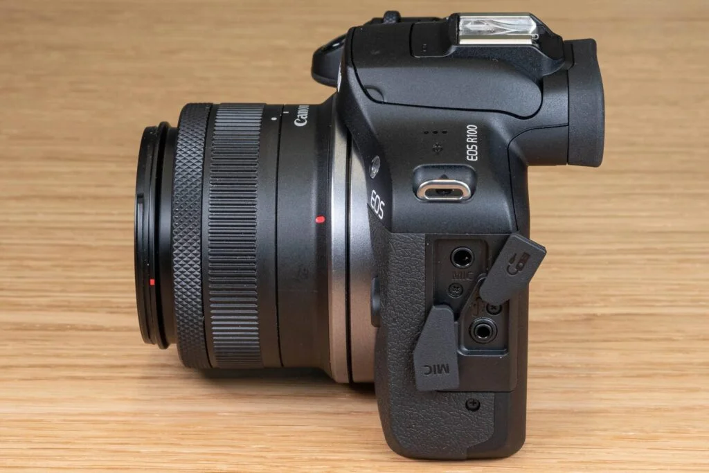 Canon EOS R100 Dizajn 3
