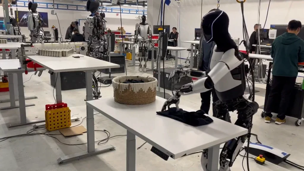 Tesla će uskoro koristiti stvarne čovekolike robote, i nije jasno zašto 4