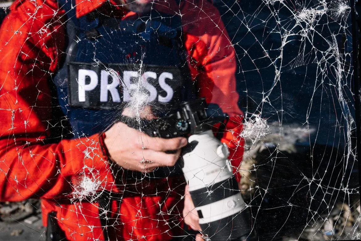 Novinar uznemiren kada su novine zamenile ljude neispravnim AI botovima