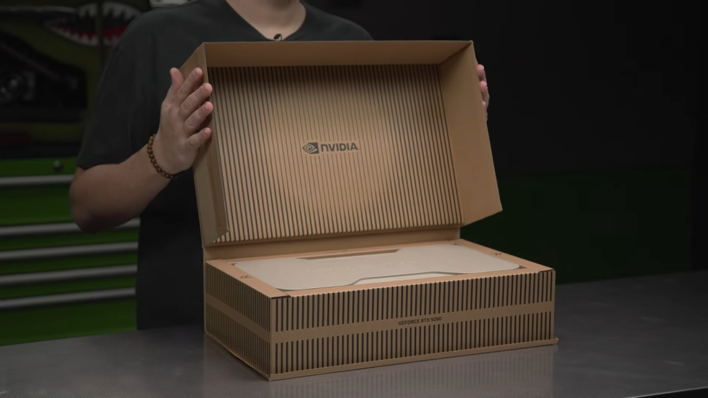 NVIDIA GeForce RTX 5090 FE zvanično otpakovan, otkriva novo „ekološki prihvatljivo“ pakovanje 1