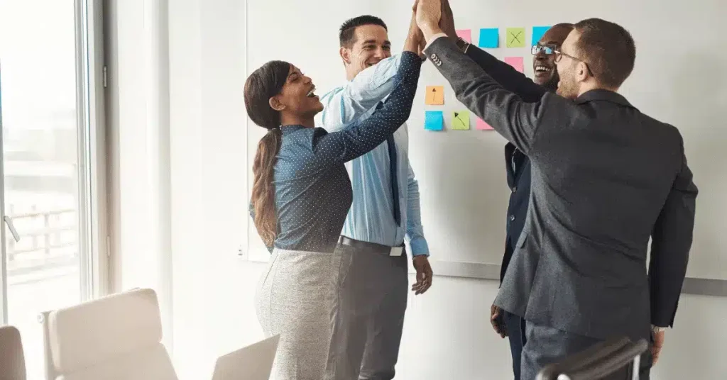 Umetnost uzdizanja drugih Kako graditi nasleđe u kojem svaki glas odjekuje 1