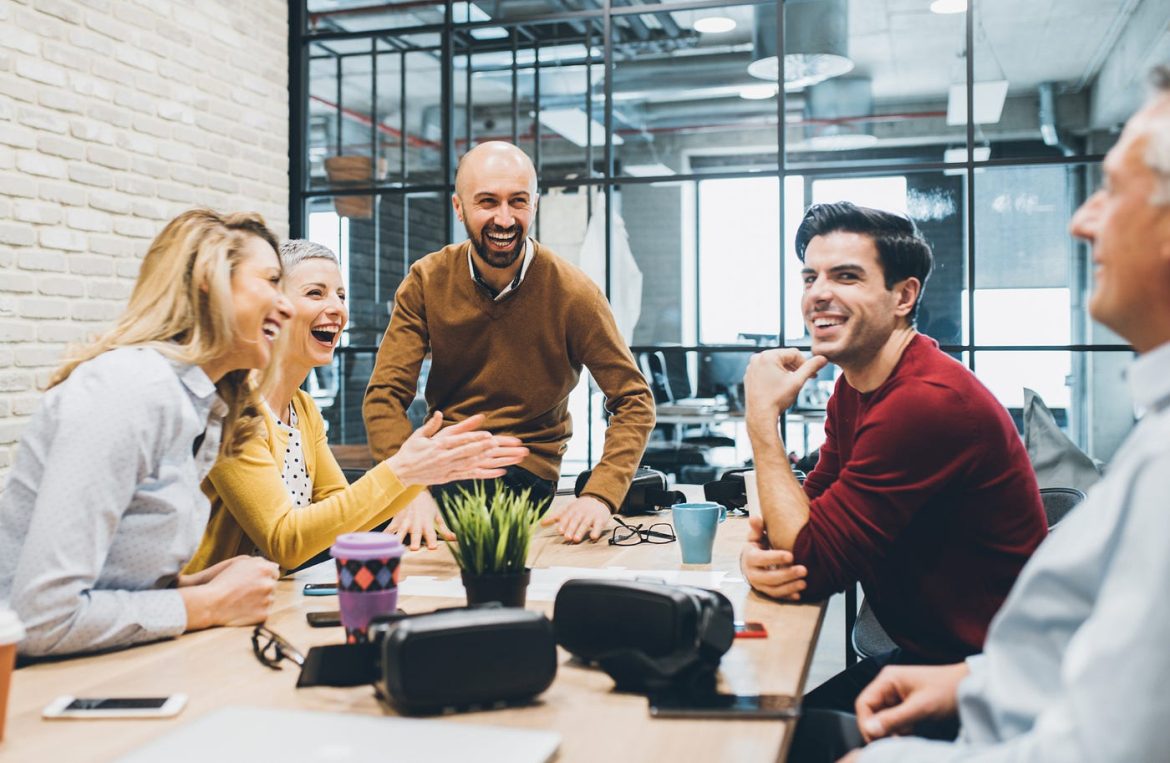 Umetnost uzdizanja drugih Kako graditi nasleđe u kojem svaki glas odjekuje