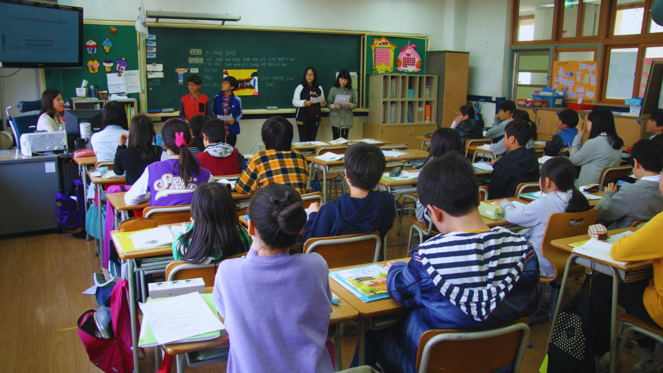 Veštačka inteligencija u školskim klupama